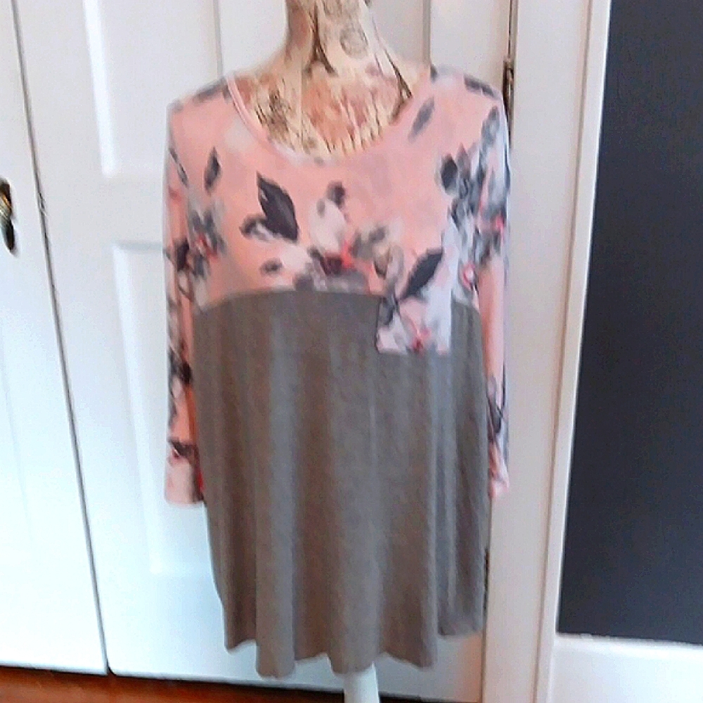 Acting Pro Pink and Gray Long Sleeve Tee